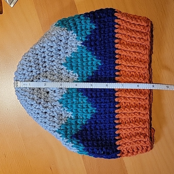 💎3/$15 NWOT Handmade mountain motif toque - Picture 5 of 5